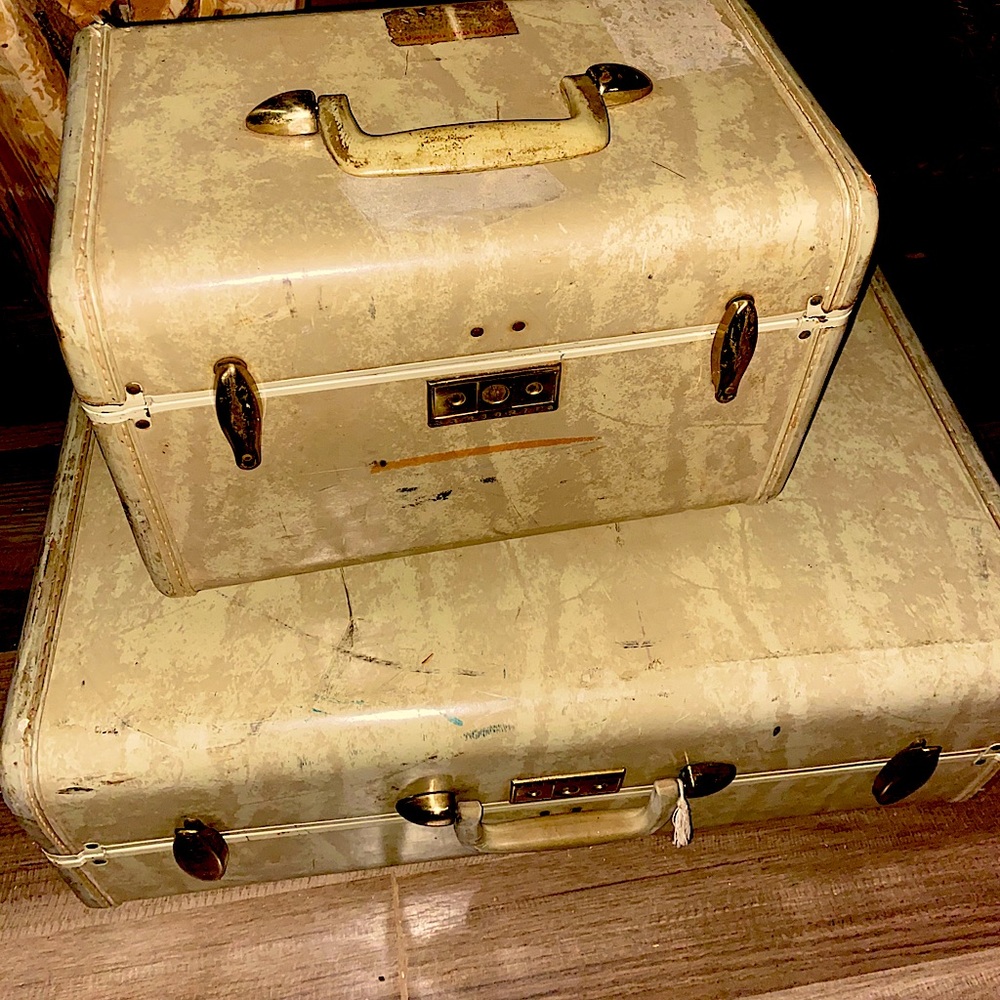 Sampsonite luggage.